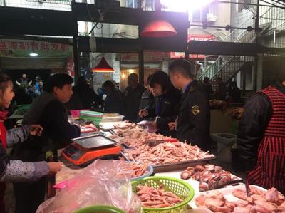 南充市高坪区食药监局重拳出击，开展肉类及食用农产品零售专项检查，守护群众“舌尖上的安全”